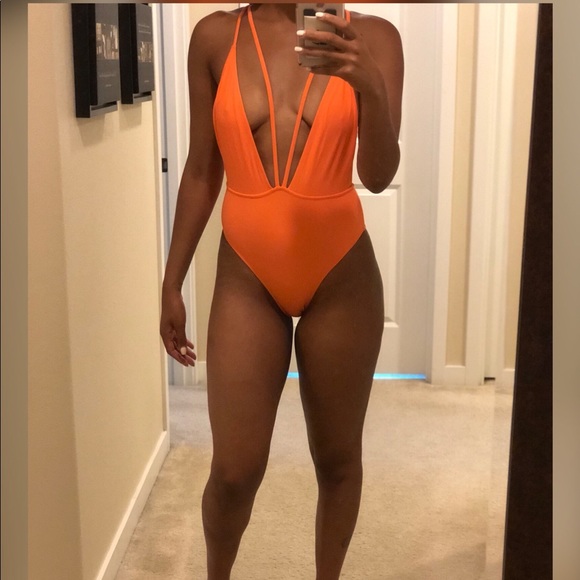 Missguided Double Strap Deep Plunge Swimsuit - Picture 2 of 3